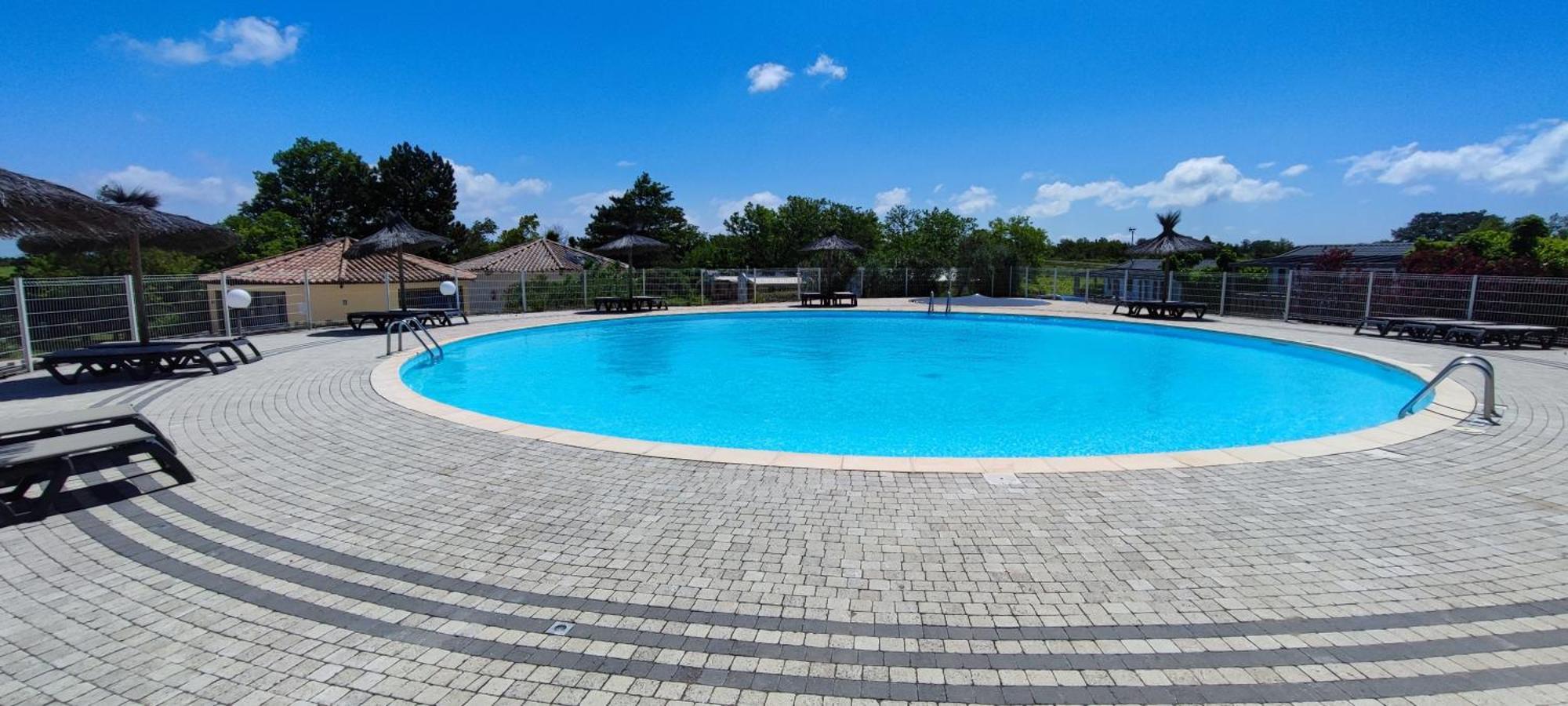 Camping Carrefour De L'Ardeche Saint-Remeze Exterior photo