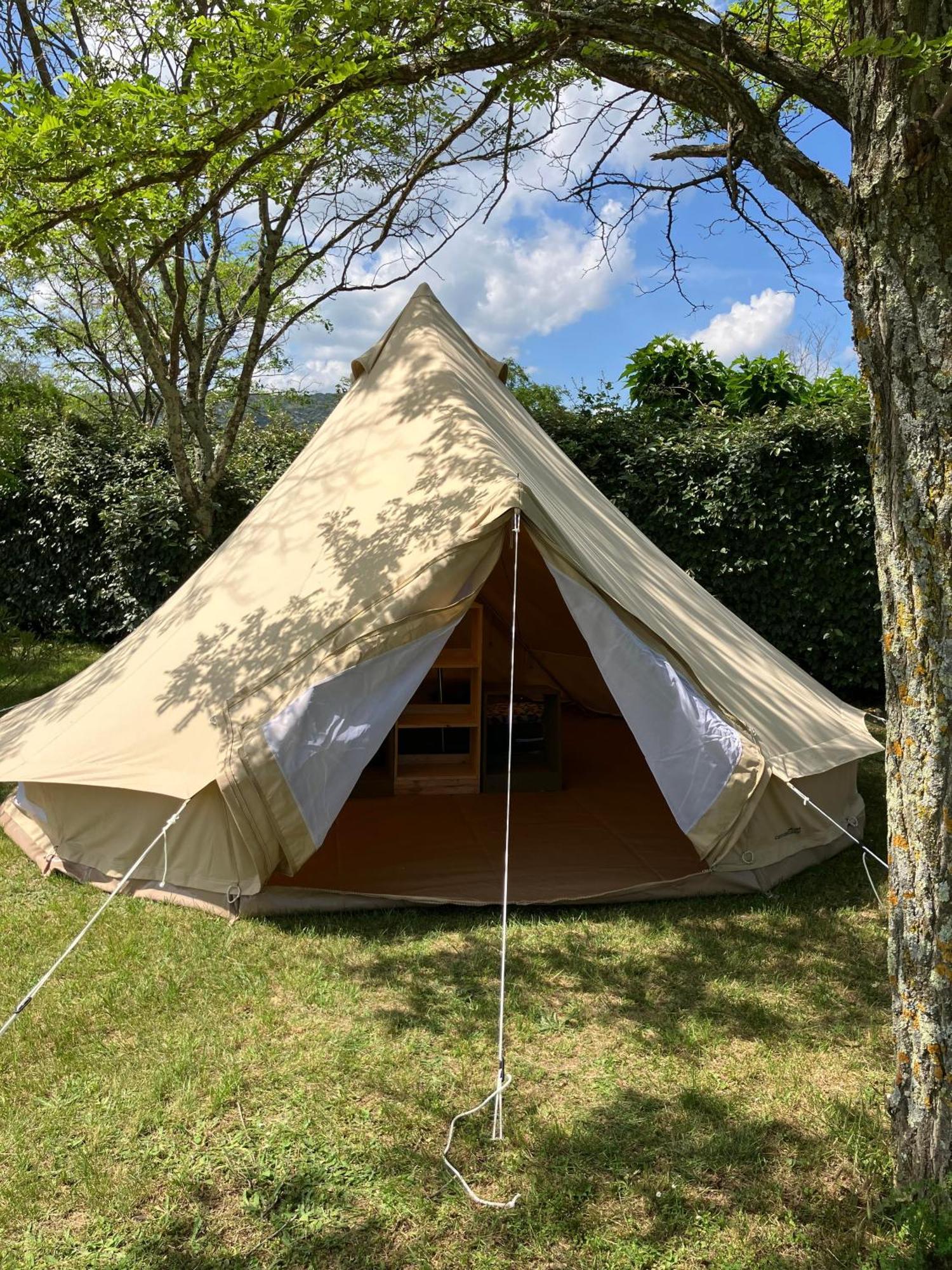 Camping Carrefour De L'Ardeche Saint-Remeze Exterior photo